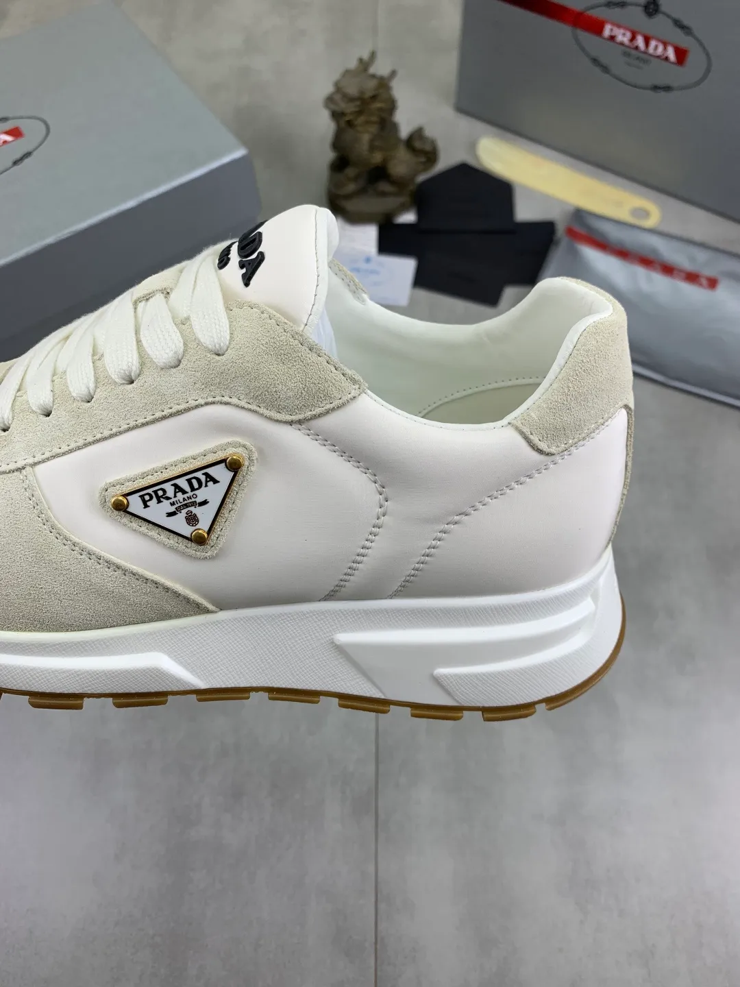 Men's shoes 💰P580💰 [New style] High version official website popular models are on the market, 🆘 The trendy brand (Prada) mainly promotes popular models, avant-garde and versatile fashionable men's shoes private version mold opening, cowhide surface splicing 1:1 replica... Fashion is simple, original imported cowhide and lining cowhide feet; the atmosphere and personality are more fashionable, eye-catching and pursuing class. It will subvert the old idea and be with you to spend time with you. A must-have for fashionistas! Must keep for yourself ! High-end comfort, high-end quality workmanship. Size: 38-45; multiple colors available.